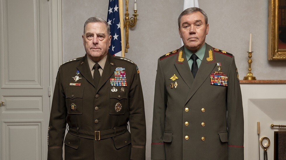 رئيسا الأركان الروسي والأمريكي يبحثان قضايا الأمن الدولي