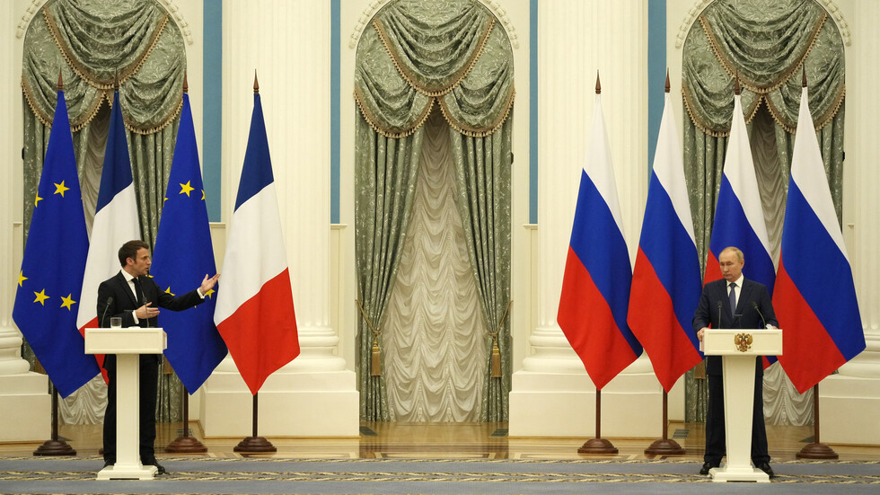 قصر الإليزيه: اتصال هاتفي متوقع بين ماكرون وبوتين يوم السبت