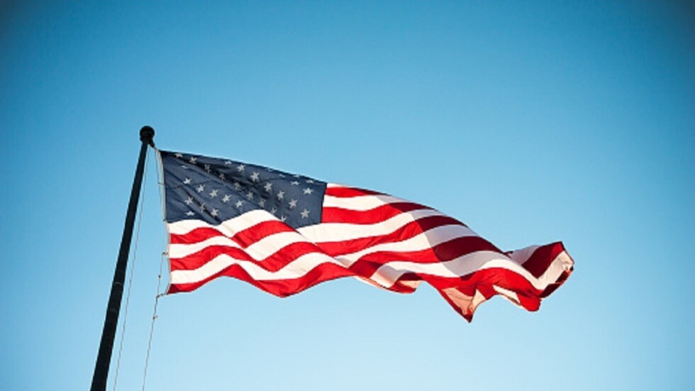 هبوط الأسهم الأمريكية وارتفاع أسعار النفط على خلفية التوتر حول أوكرانيا