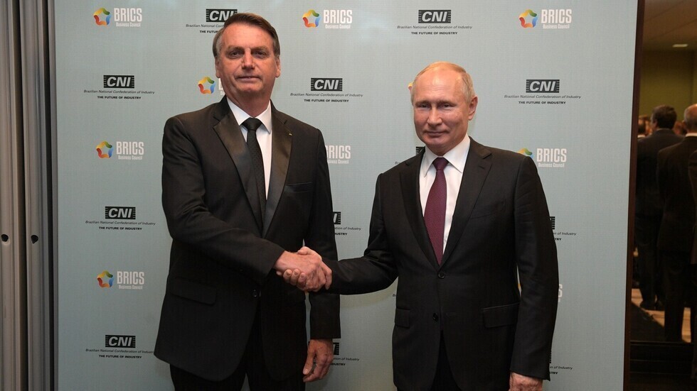 رغم ضغوط واشنطن عليه لإلغائها.. بولسونارو يؤكد زيارته لروسيا الثلاثاء