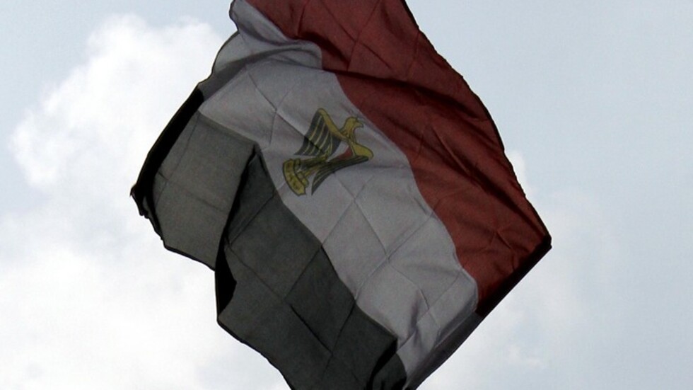 مصر.. السجن 15 عاما لمواطن هدد فتاتين بنشر صورهما