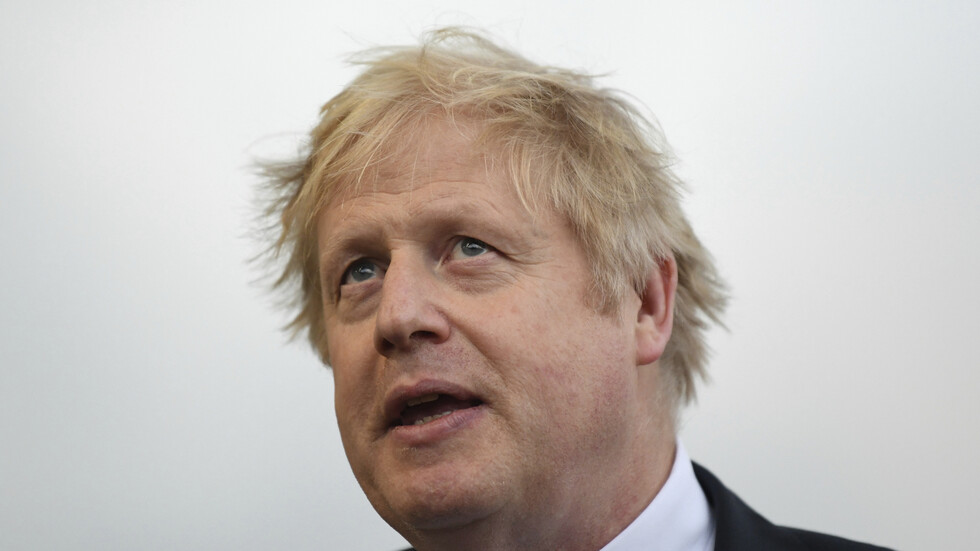 جونسون: سأبحث قريبا مع بايدن الوضع حول أوكرانيا