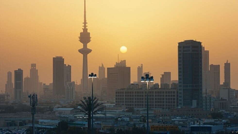 الكويت تنفي استقالة الحكومة أو أي وزير فيها