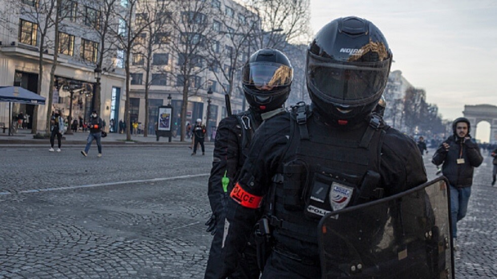 فرنسا.. مقتل شخص برصاص الشرطة في محطة للقطارات بباريس (فيديو)