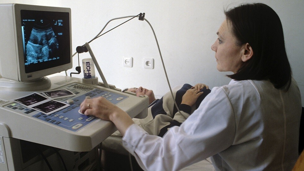 طبيبة روسية توضح كيفية الكشف عن فيروس الورم الحليمي وتجنب سرطان عنق الرحم