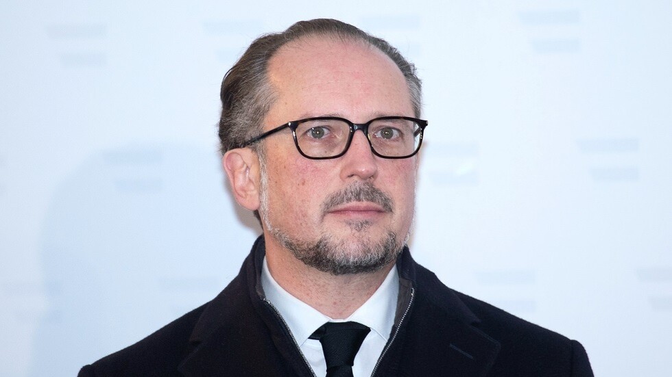 وزير خارجية النمسا ينتقد سحب موظفي سفارات دول مختلفة من كييف