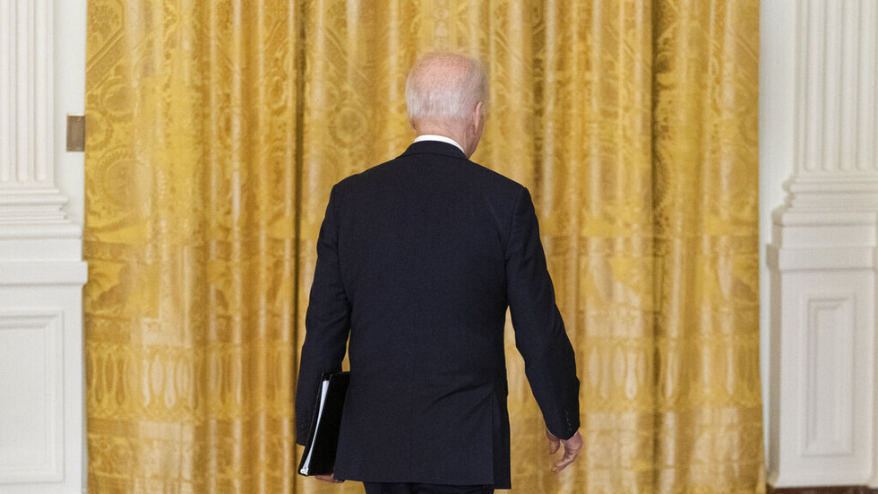 كولونيل أمريكي متقاعد: بايدن أظهر "جهله" للشؤون الخارجية وخاصة لروسيا