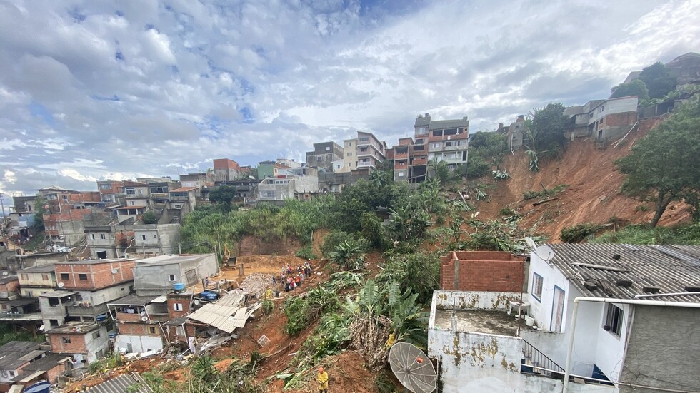 البرازيل.. مصرع 78 شخصا جراء فيضانات اجتاحت منطقة ريو دي جانيرو