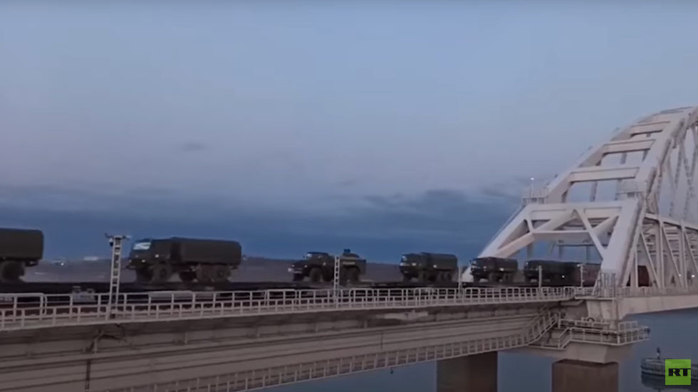 الدفاع الروسية: عودة أول تشكيلات عسكرية مشاركة في التدريبات إلى مراكز مرابطتها الدائمة