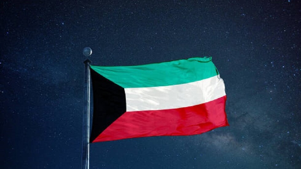 الكويت.. السجن 10 سنوات لأفراد عصابة زوروا تحاليل دم لوافدين