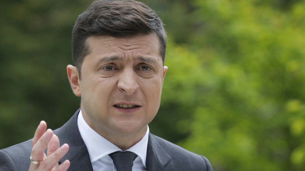 "NBC": إدارة بايدن قلقلة من نية زيلينسكي مغادرة أوكرانيا لأن بوتين قد يستغل غيابه