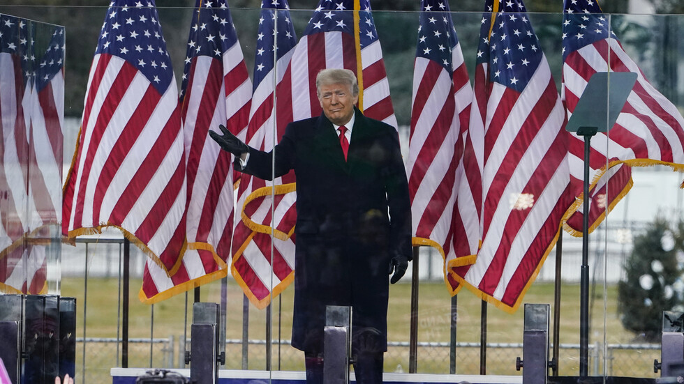 المحكمة العليا الأمريكية ستنظر في إجراء مثير للجدل اتخذته إدارة ترامب يتعلق بالهجرة