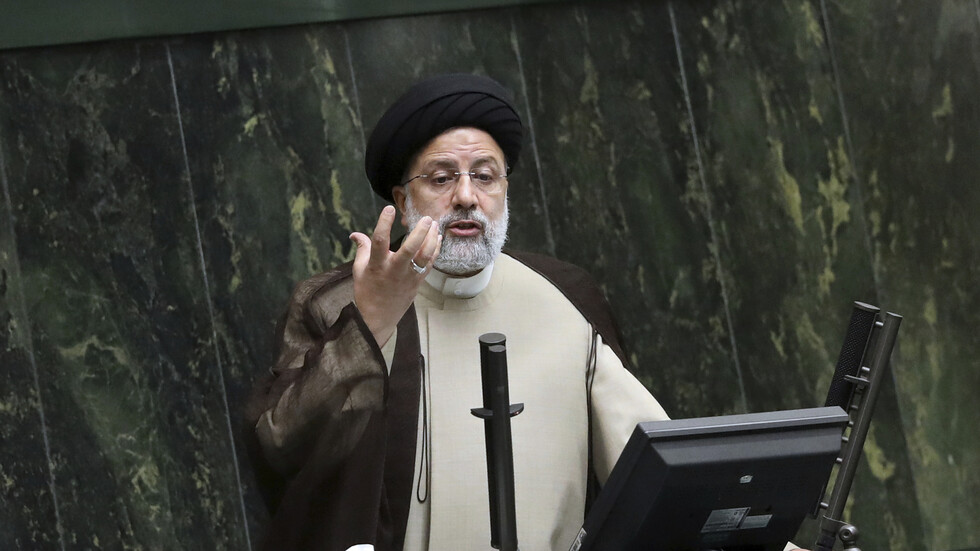 الرئيس الإيراني يعلن عن أهداف زيارته إلى قطر ويتحدث عن "تفعيل الدبلوماسية" مع دول الخليج