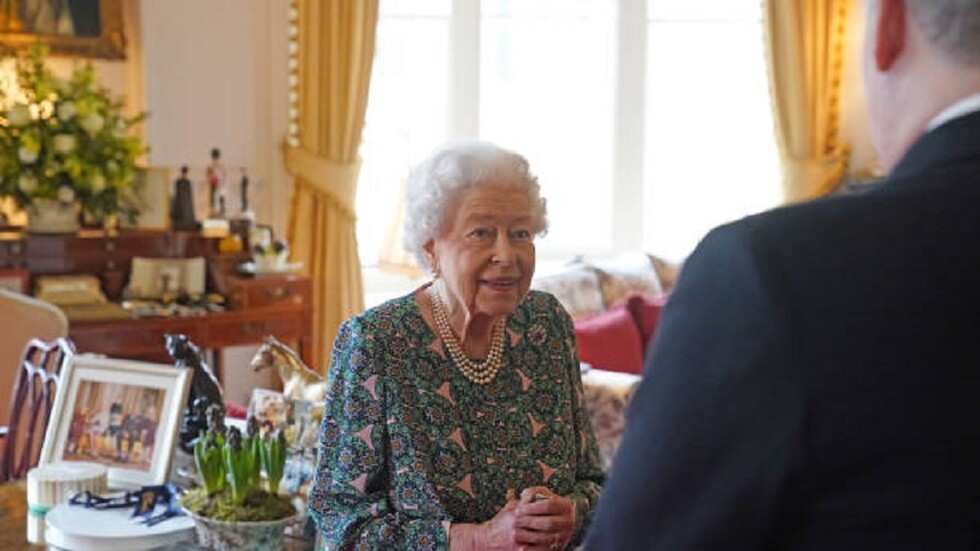 بعد يوم على إعلان إصابتها بكورونا..الملكة إليزابيث تتعهد بمواصلة العمل