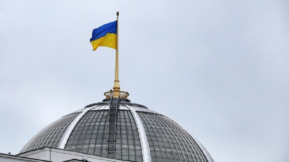 وسائل إعلام: الولايات المتحدة تنقل سفارتها مؤقتا من أوكرانيا إلى بولندا