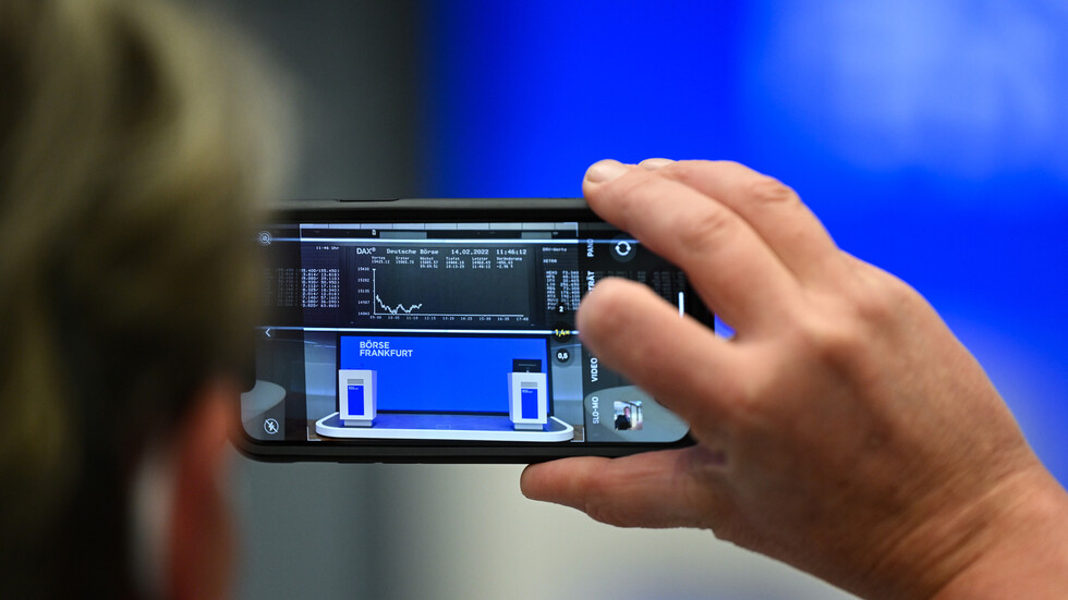 البورصات الأوروبية والأسهم الروسية في المنطقة الحمراء