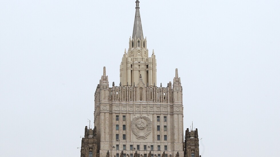 موسكو: الاتفاقيات مع لوغانسك ودونيتسك تسمح بنشر قواعد عسكرية روسية على أراضي الجمهوريتين