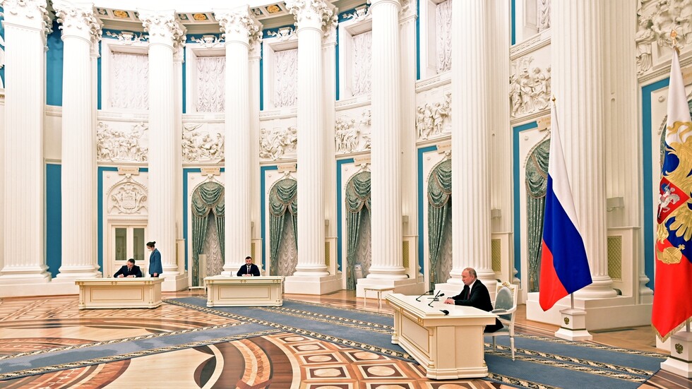 أول ردود الفعل العربية والإسلامية على اعتراف روسيا باستقلال جمهوريتي دونيتسك ولوغانسك