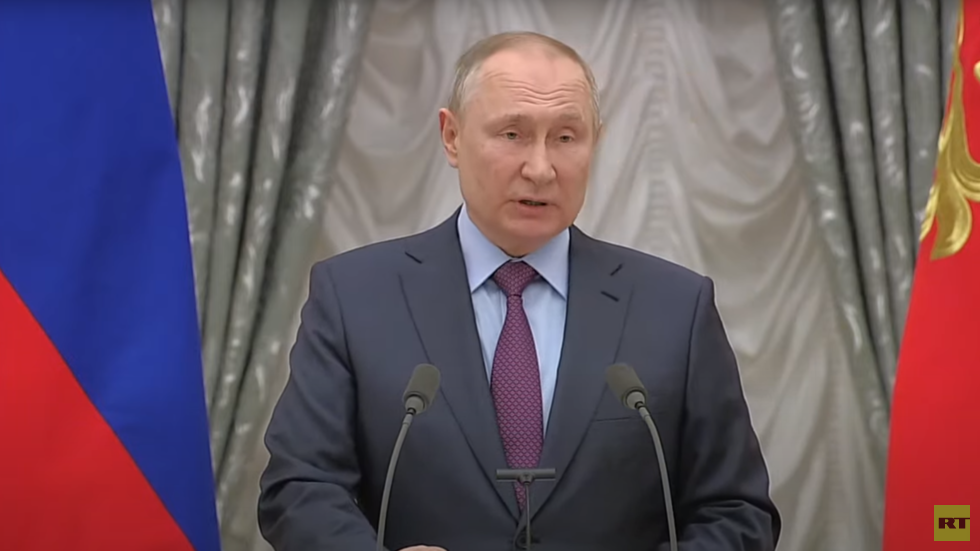 بوتين حول إمكانية إرسال القوات الروسية إلى دونباس: سننفذ التزاماتنا حال تطلبت الضرورة ذلك
