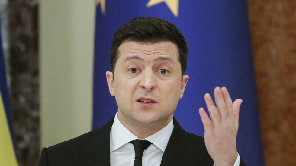 زيلينسكي يعلن عن قطع أوكرانيا علاقاتها الدبلوماسية مع روسيا