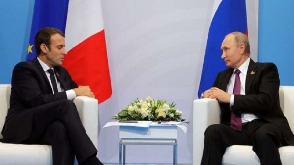 بوتين وماكرون يبحثان الوضع في أوكرانيا