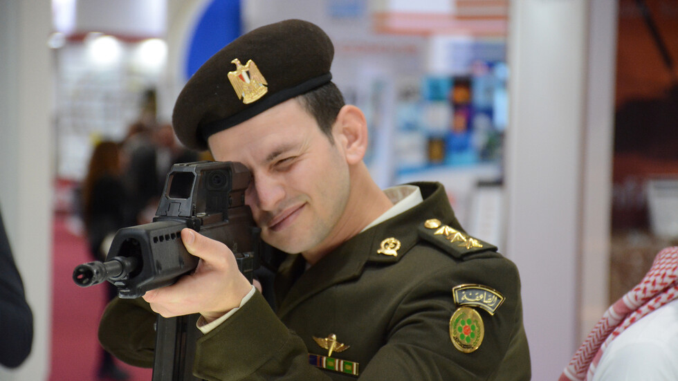 مصر تتعاقد على تصنيع سلاح "مدمر"