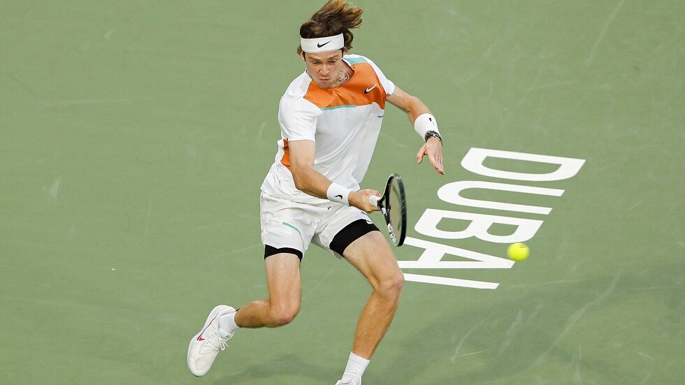 الروسي روبليف يتأهل إلى نهائي بطولة دبي للتنس (فيديو)