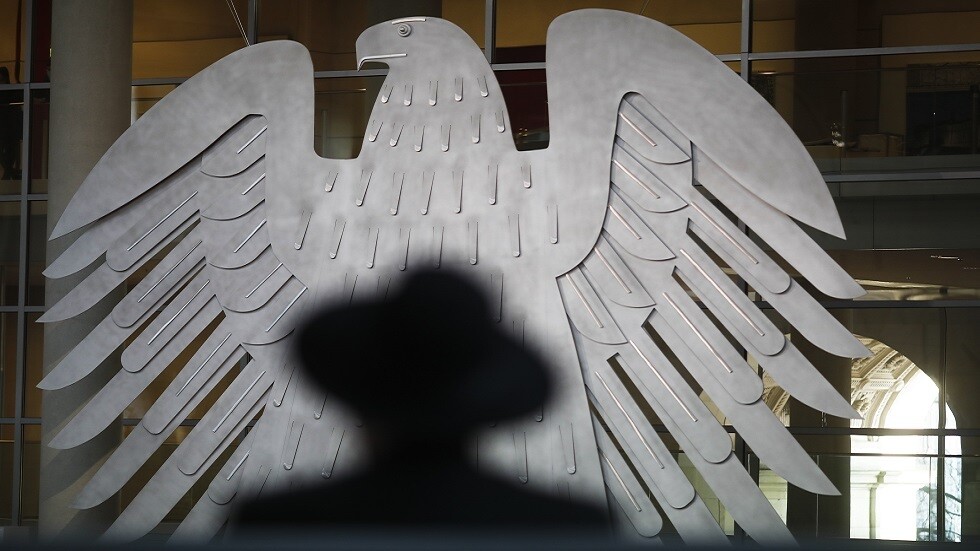 "وول ستريت جورنال": رئيس الاستخبارات الألمانية علق في أوكرانيا