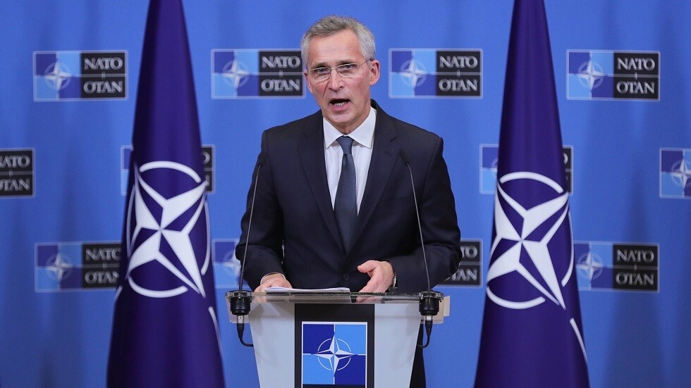 "الناتو": مسألة المفاوضات مع روسيا يحسمها زيلينسكي وحده