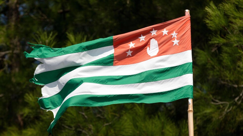 أبخازيا تعترف باستقلال دونيتسك ولوغانسك الشعبيتين