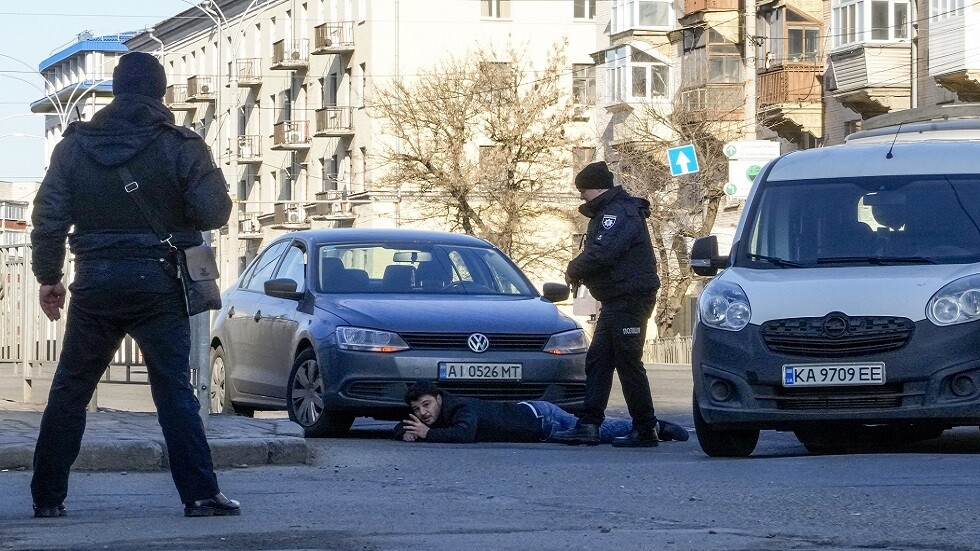 فوضى سلاح في العاصمة الأوكرانية.. الكل يطلق النار على الكل (فيديو)