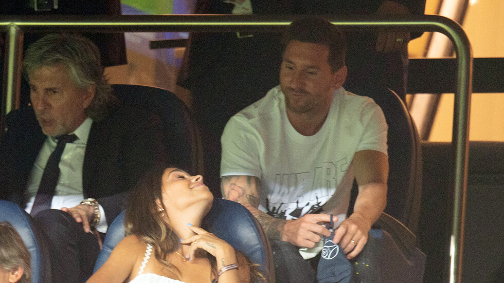 ميسي يهنئ زوجته بعيد ميلادها على طريقته الخاصة