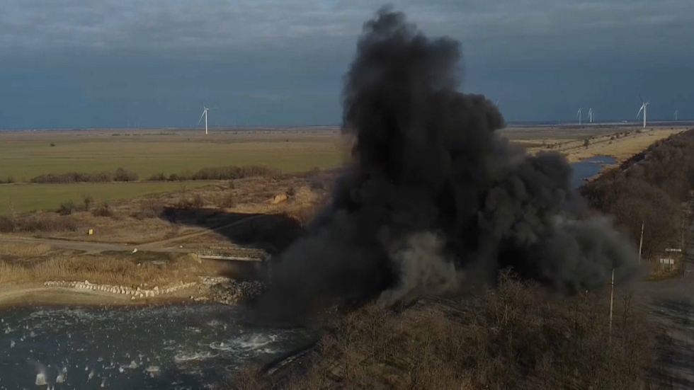 القوات الروسية تدمر سدا أوكرانيّا وتعيد المياه إلى قناة القرم بعد انقطاع دام 8 سنوات