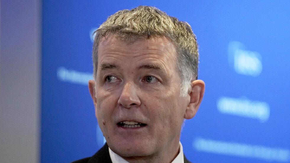 رئيس الاستخبارات البريطانية "يواجه" بوتين بالاحتفال بشهر المثليين التاريخي