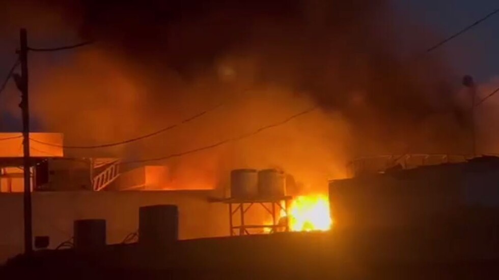 العراق.. حريق ضخم يلتهم أجزاء من مستشفى الهندية - فيديو + صور