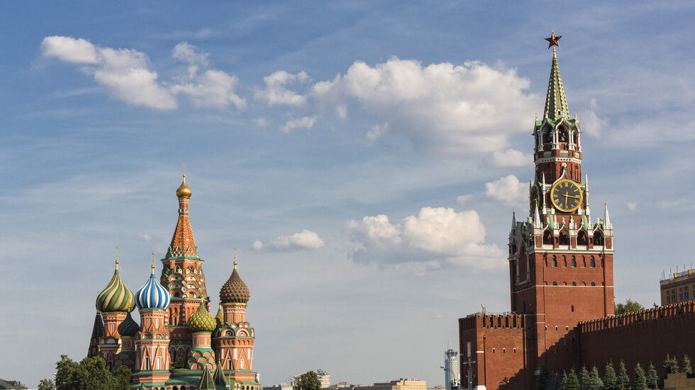 الولايات المتحدة وفرنسا توصيان مواطنيهما بمغادرة روسيا فورا