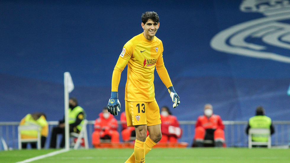 الحارس المغربي بونو يصنع هدفا ويقود إشبيلية للفوز على بيتيس (فيديو)