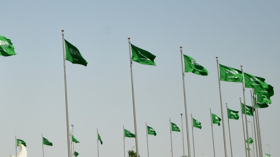 مقيم مصري في السعودية يرفض عرضا مغريا في "جلسة صلح" (فيديو)