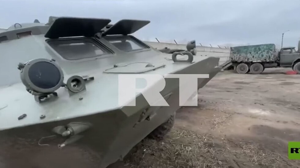 من داخل قاعدة عسكرية أوكرانية استولت عليها قوات جمهورية دونيتسك الشعبية