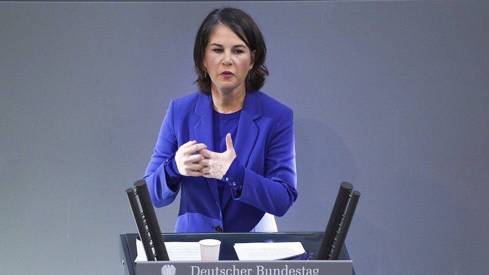 بيربوك تدعو موسكو للتخلي عن خطوات وضع قوات الردع بحالة تأهب خاص