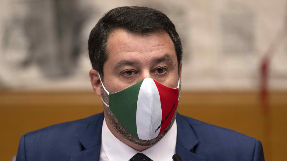 سياسي إيطالي: توريد أسلحة لأوكرانيا بمثابة صب البنزين على النار