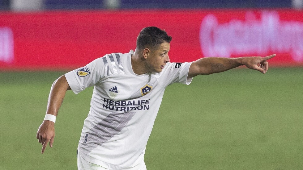 شاهد.. "تشيشاريتو" يقود غالاكسي للفوز بهدف رائع وقاتل