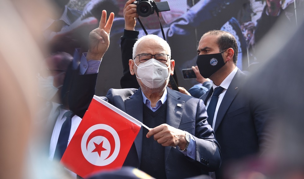 الغنوشي يصدر بيانا بعد قرار الرئيس التونسي حل المجلس الأعلى للقضاء