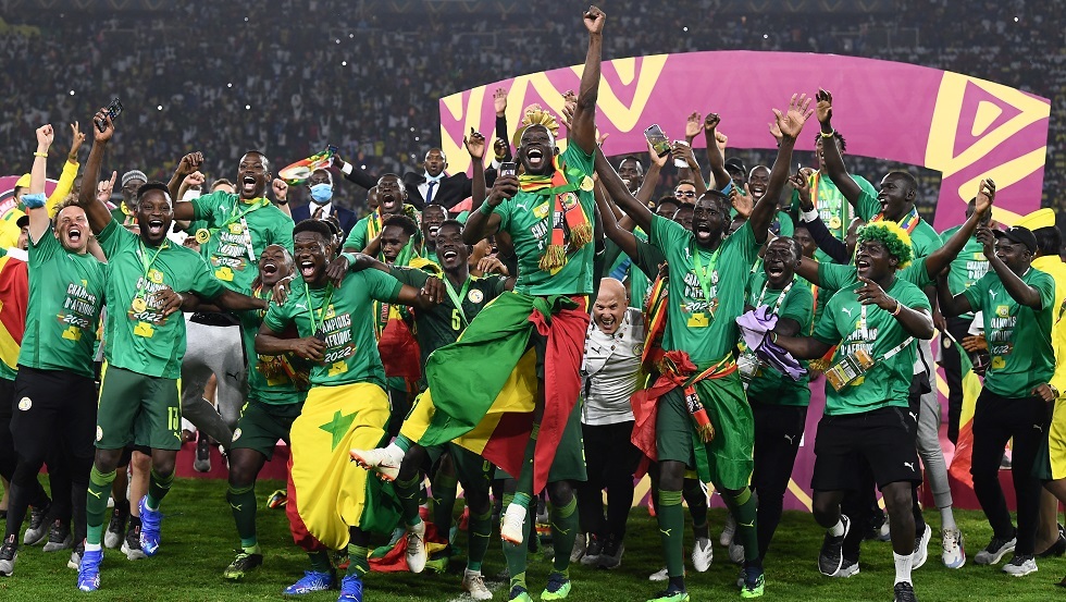 السنغال ترفع كأس أمم إفريقيا لأول مرة في تاريخها على حساب مصر (فيديو)