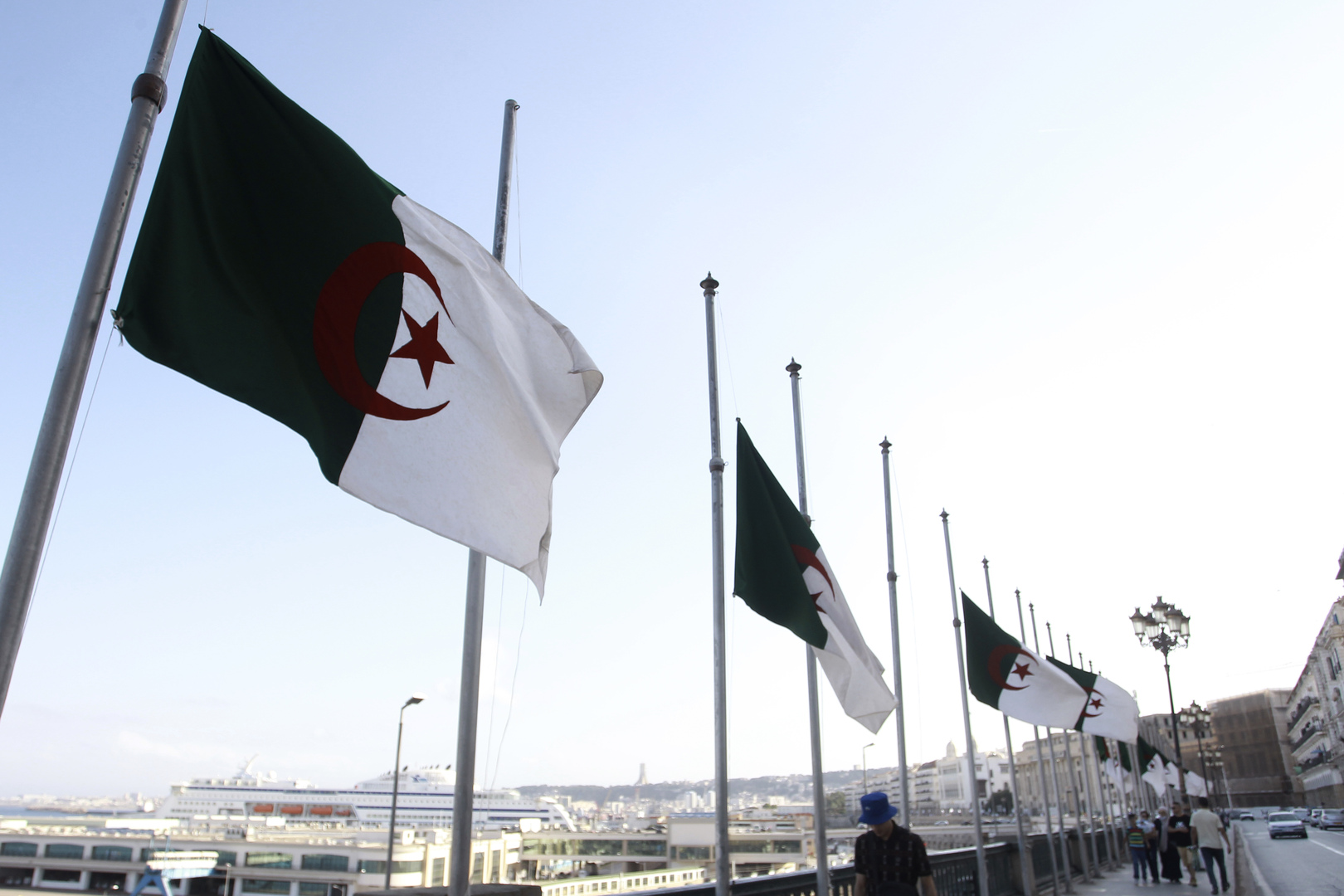 الجزائر .. وزير الصيد البحري يكشف عن موعد صناعة أول سفينة جزائرية لصيد التونة