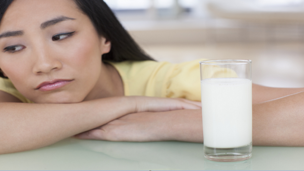 تعاف شرب الحليب؟ .. خبيرة تغذية تشرح كيفية الحصول على الكالسيوم من المغذيات الأخرى!