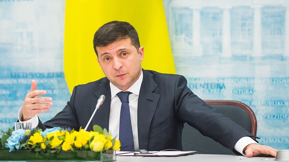 زيلينسكي يطالب بتقديم أدلة على مزاعم تخطيط روسيا لغزو أوكرانيا في 16 فبراير