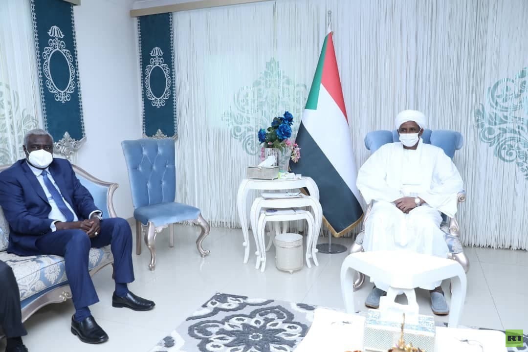 البرهان يعرض 4 مقترحات لحل الأزمة في السودان تستثني حزب البشير