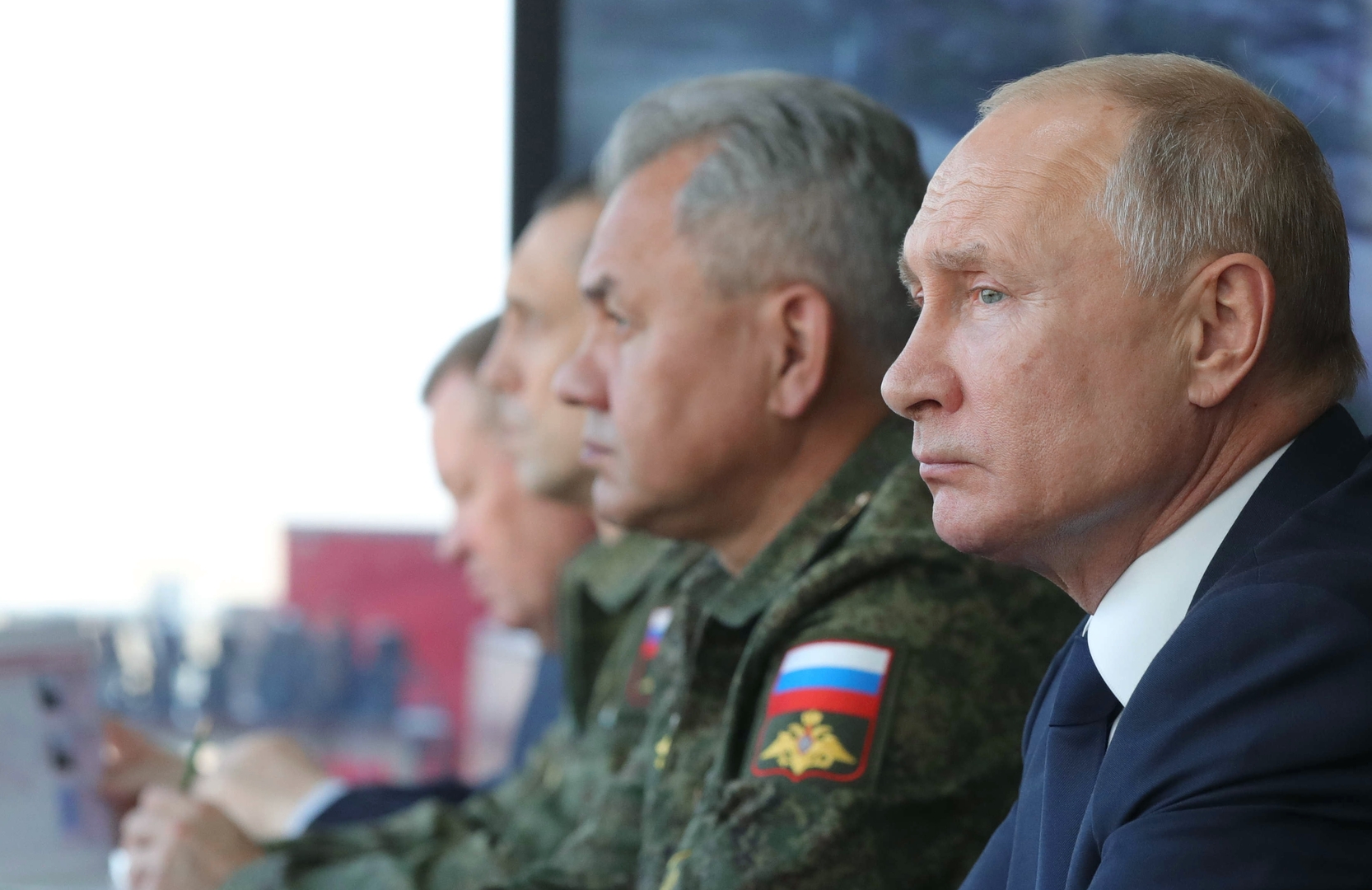 بوتين يشرف على تدريبات قوات الردع الاستراتيجي بحضور رئيس بيلاروس من مركز العمليات في الكرملين
