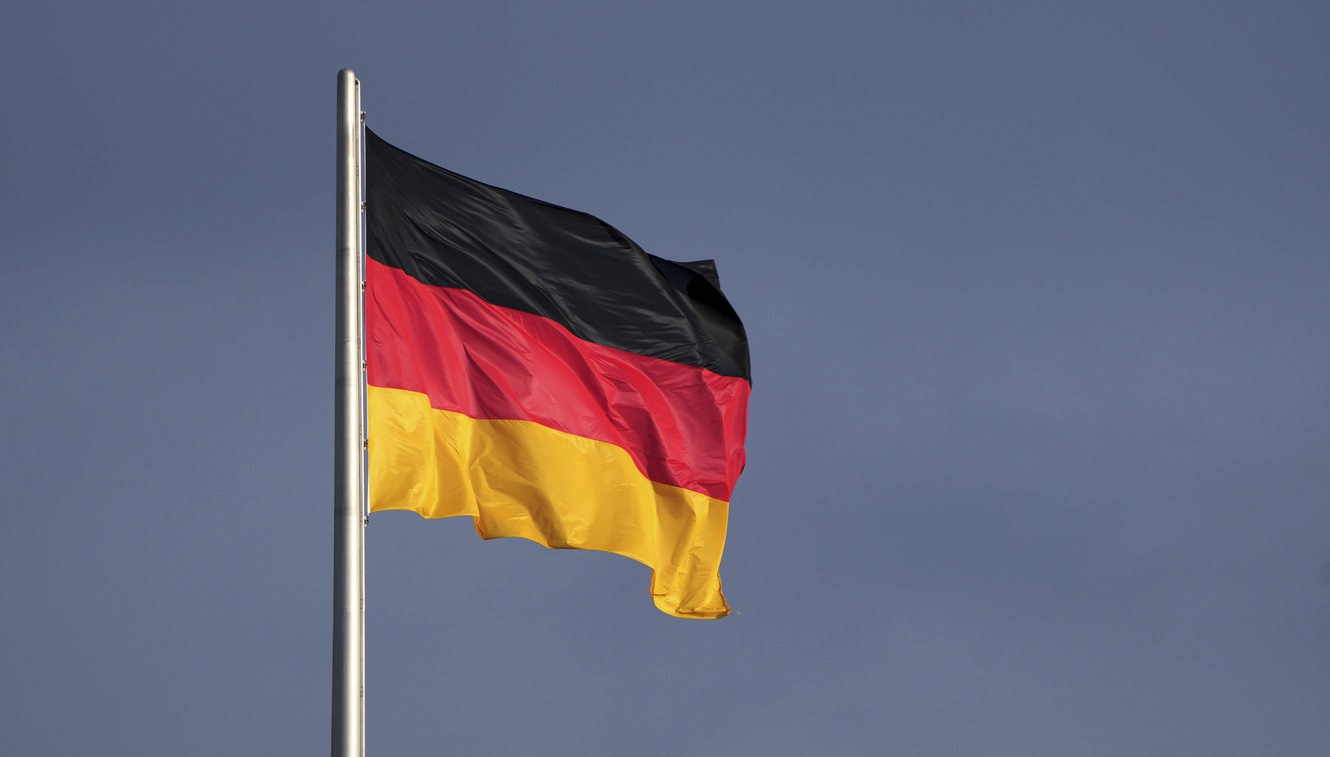 ألمانيا توصي مواطنيها بمغادرة أوكرانيا بشكل عاجل
